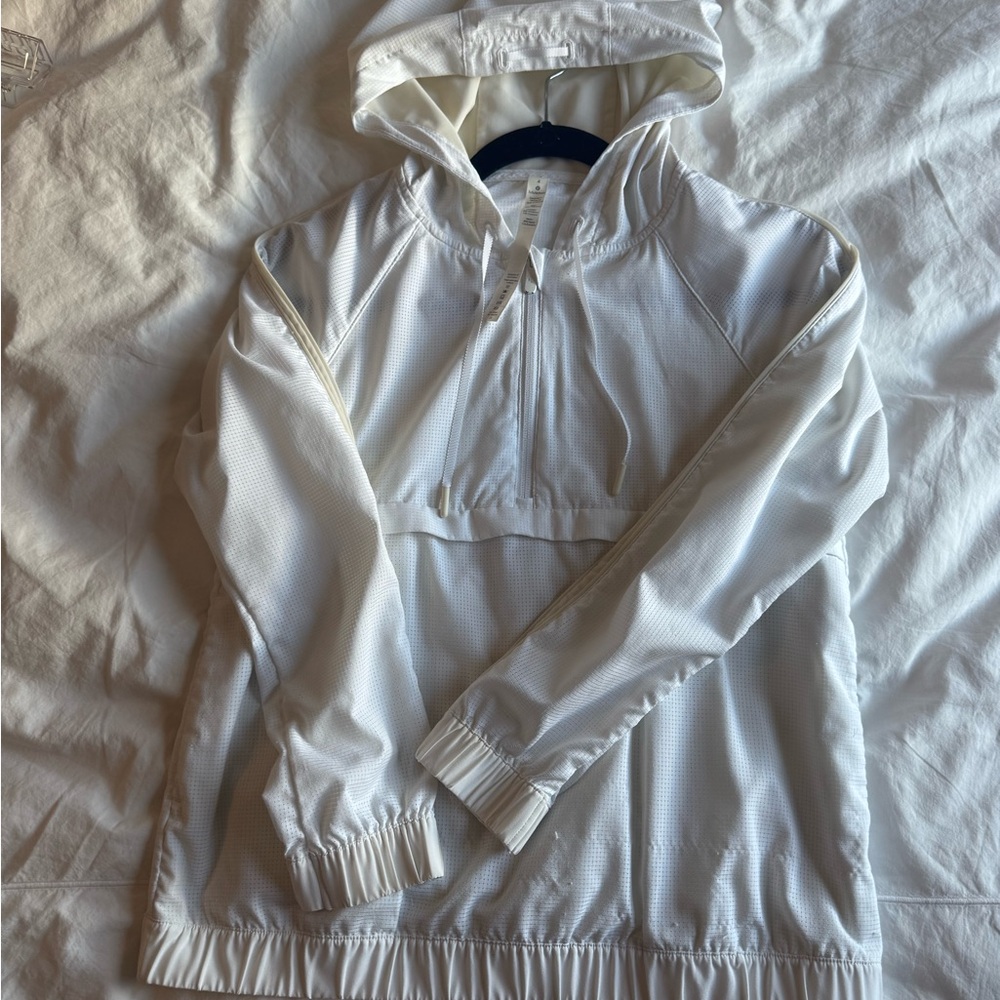 Lululemon Athletica White Zip-Up Jacket perforated